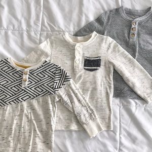3 long sleeved boys shirts cream / gray